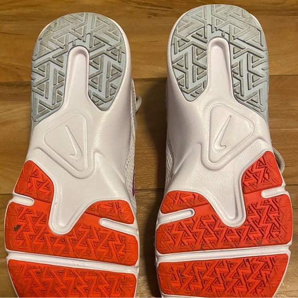 Women’s Nike Legend Essential Vast Grey Fire Facts Fit Activity Pink - Picture 5 of 7